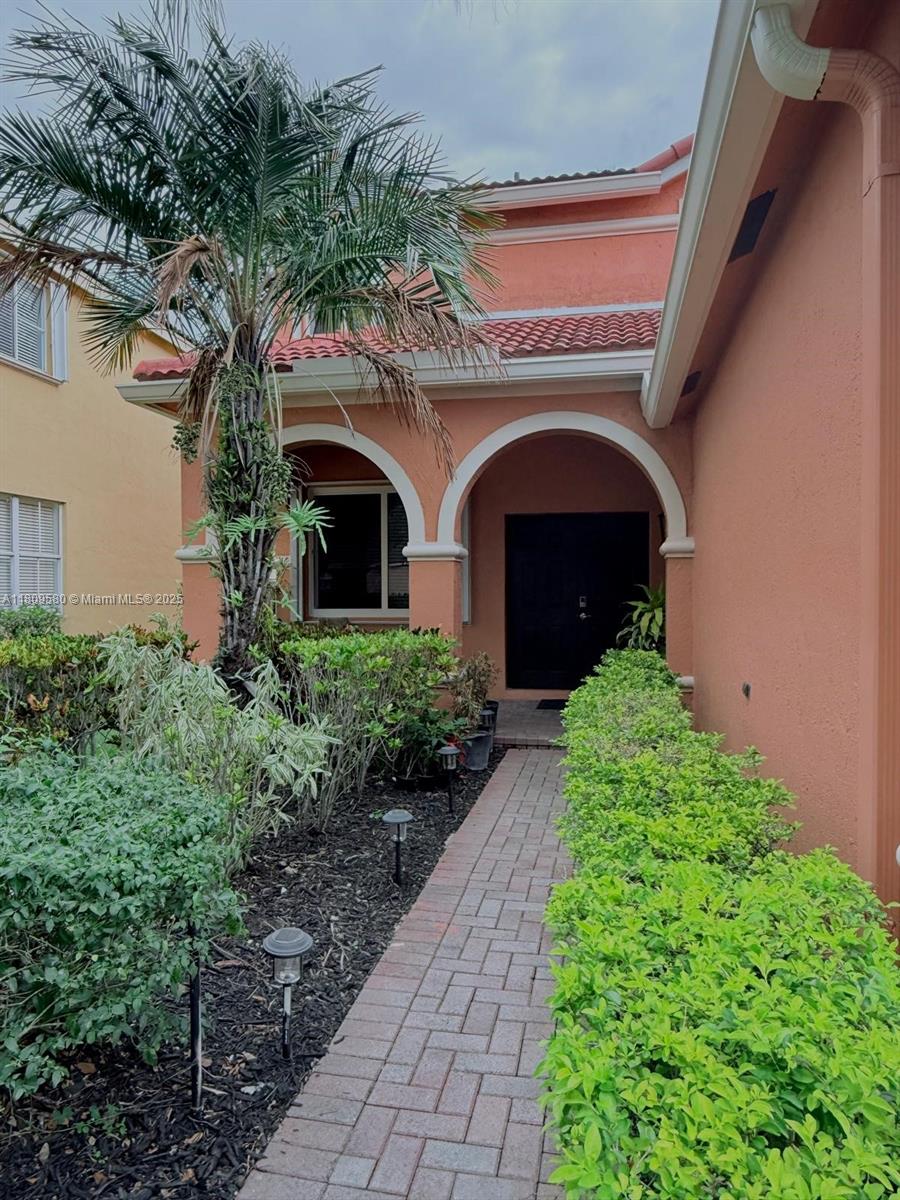 1463 Banyan Way 1463