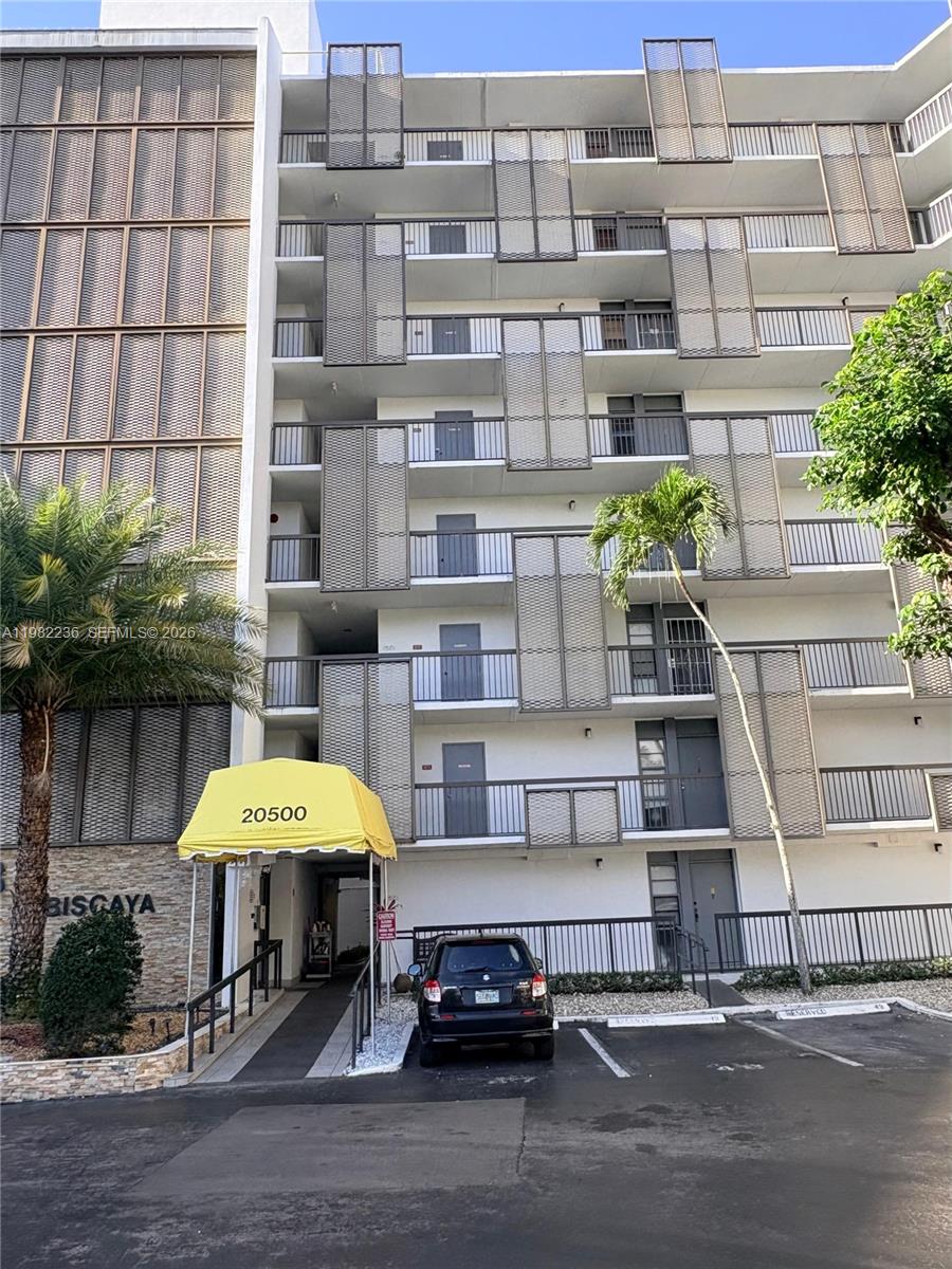 20500 W Country Club Dr 410