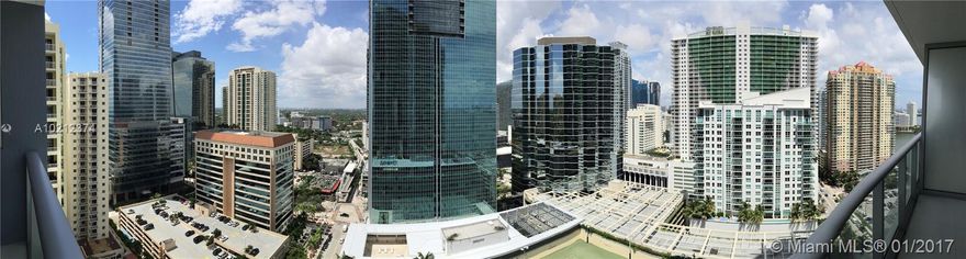 Magnificent & sophisticated 2Br/2Ba condo in Brickell House. European cabinets, modern SS appliances, high ceilings, private large balcony with views of Biscayne Bay. Robotic parking system, 24hr concierge, private lounge, pool deck & infinity roof top pool, fitness center, steam room, & children's playroom. Easy to show!