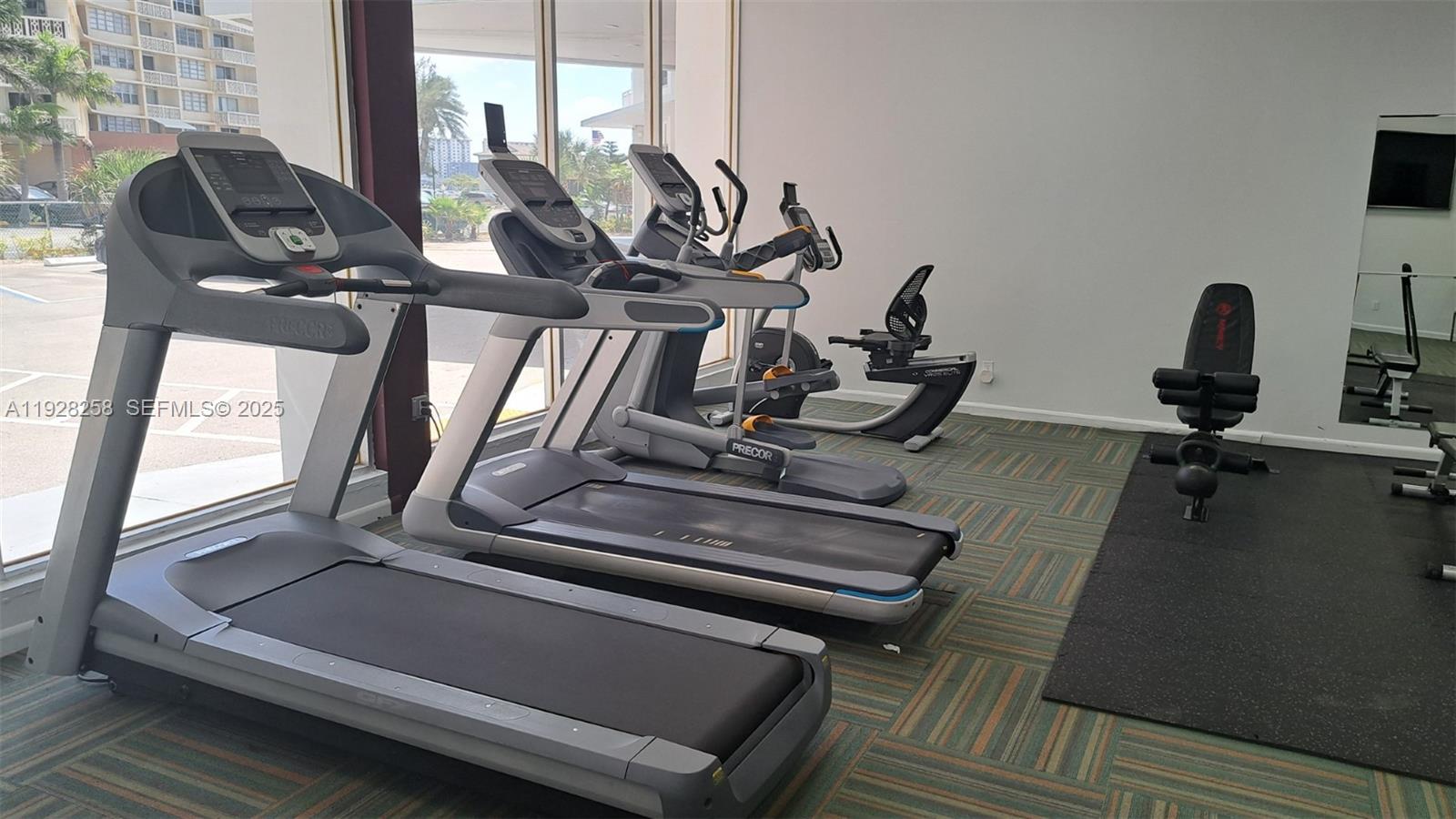 IMPERIAL TOWERS NORTH CON - Residential