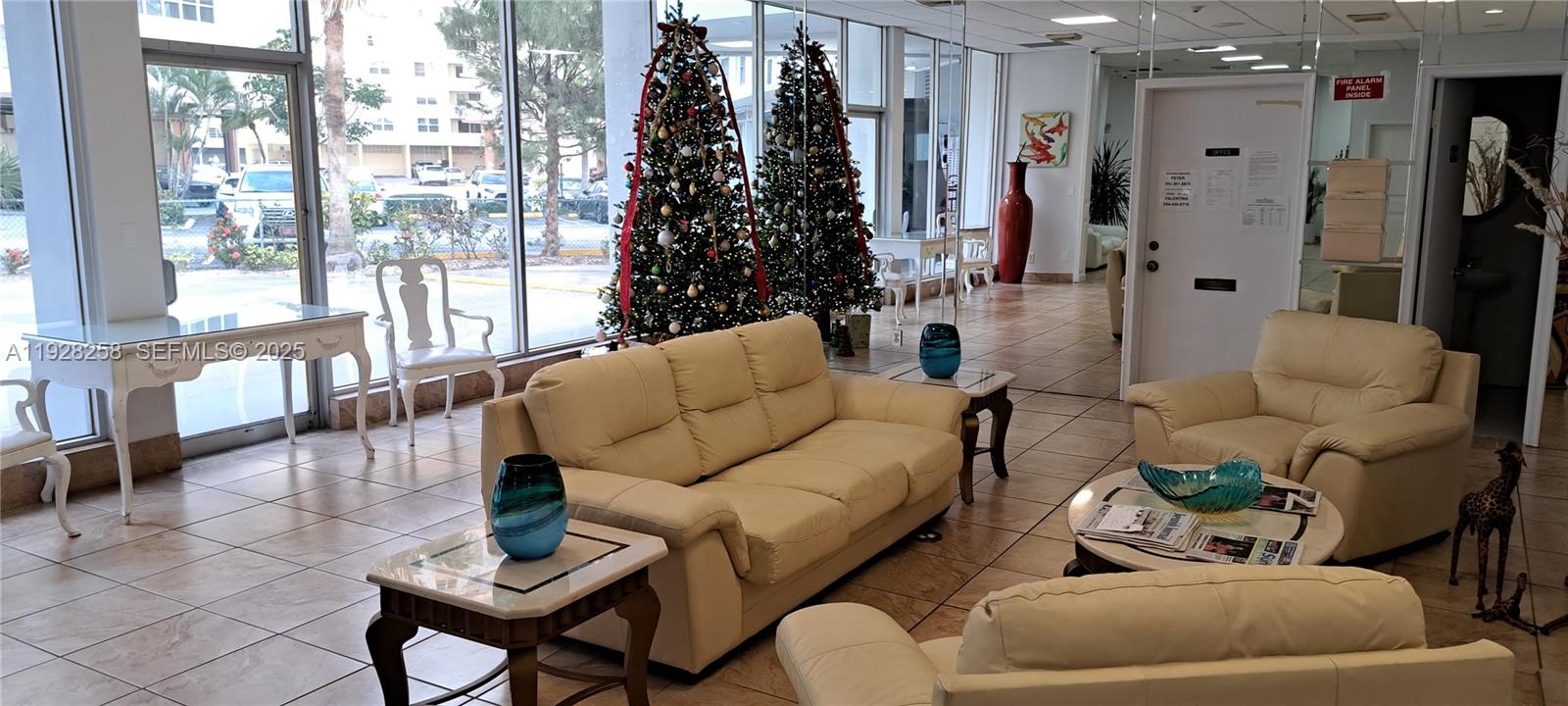 IMPERIAL TOWERS NORTH CON - Residential