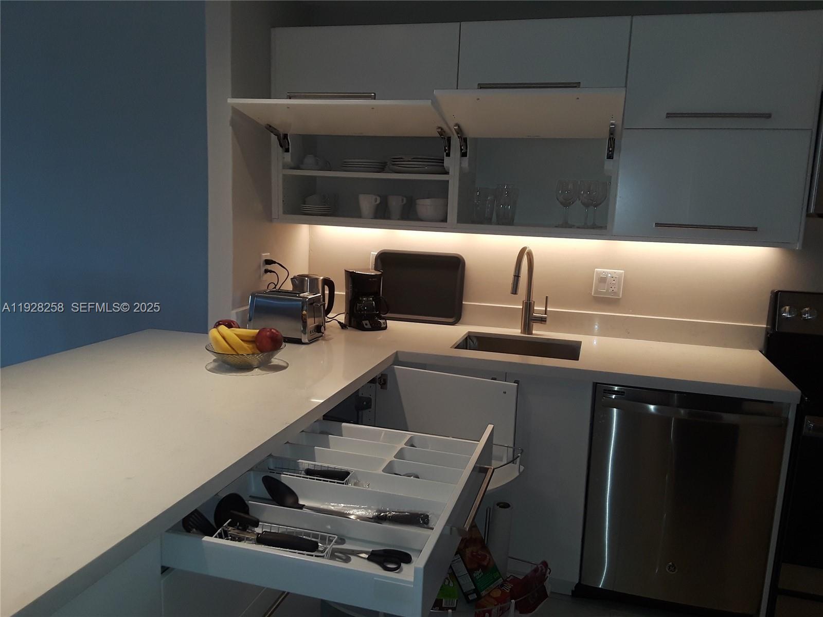 IMPERIAL TOWERS NORTH CON - Residential