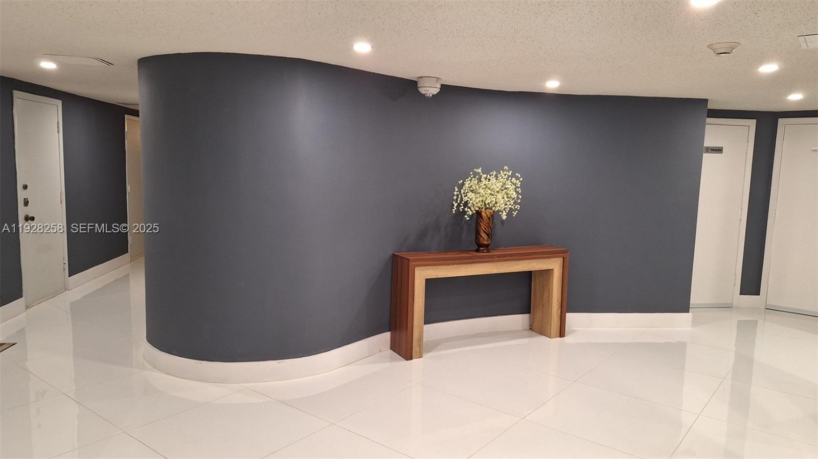 IMPERIAL TOWERS NORTH CON - Residential