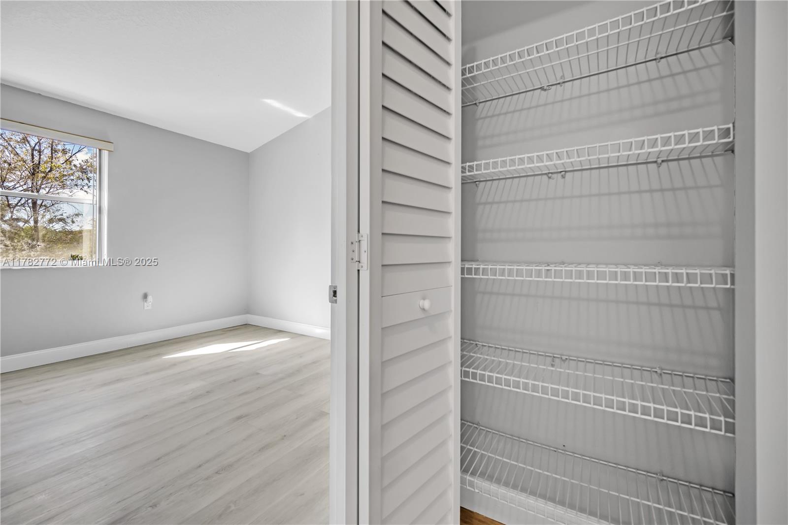 PEMBROKE POINTE - Residential