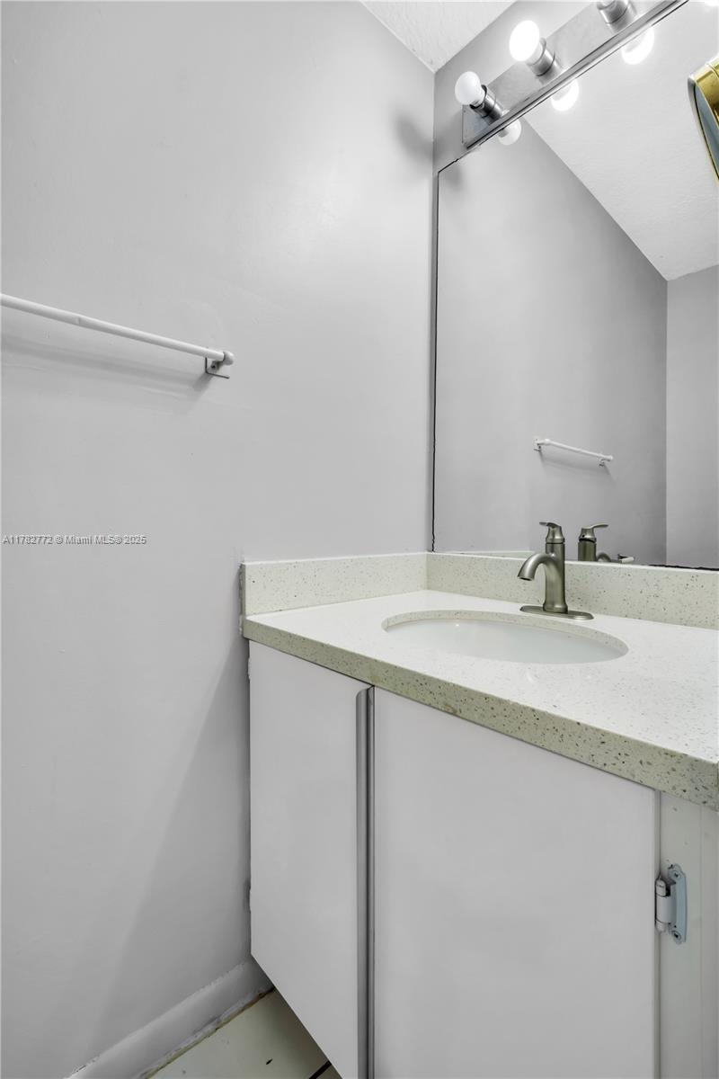 PEMBROKE POINTE - Residential