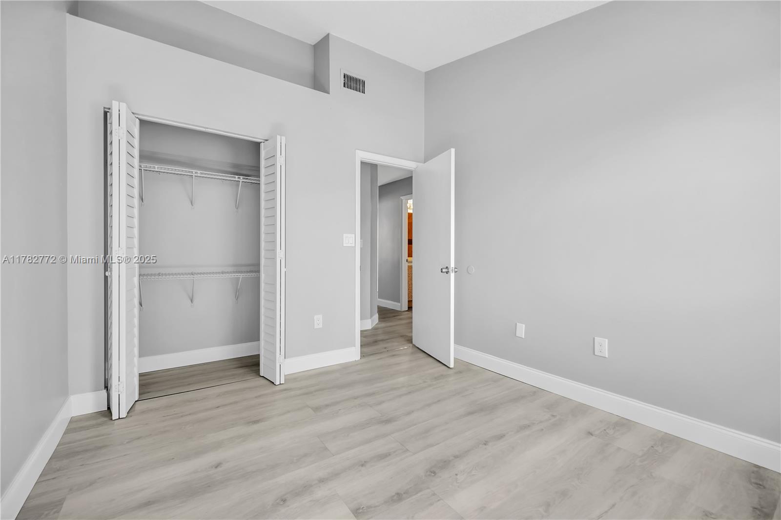 PEMBROKE POINTE - Residential