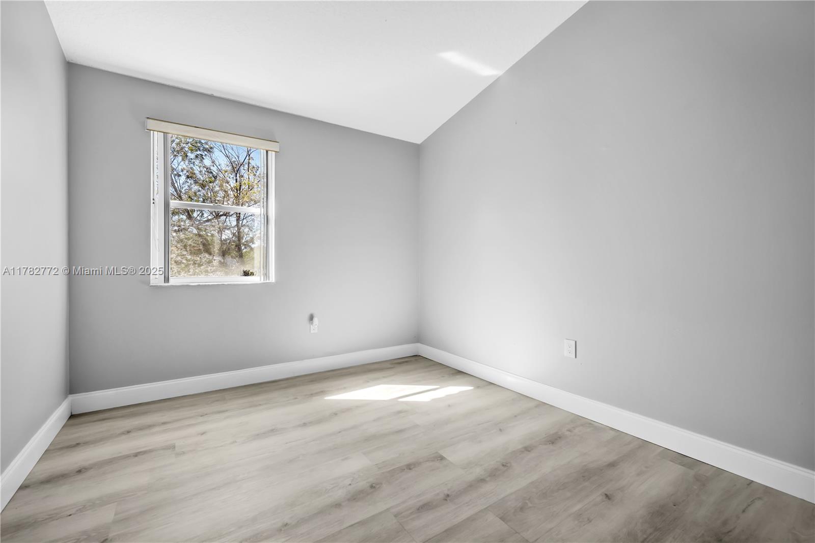 PEMBROKE POINTE - Residential