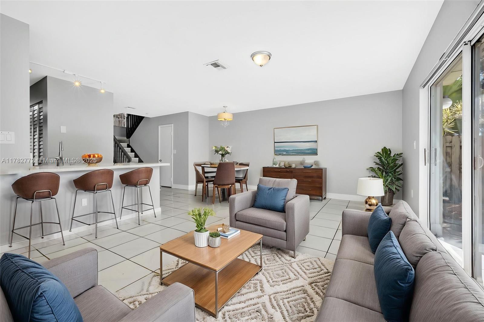 PEMBROKE POINTE - Residential