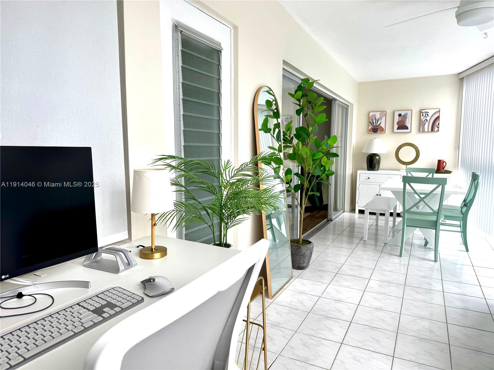 WELLINGTON CONDO - Residential