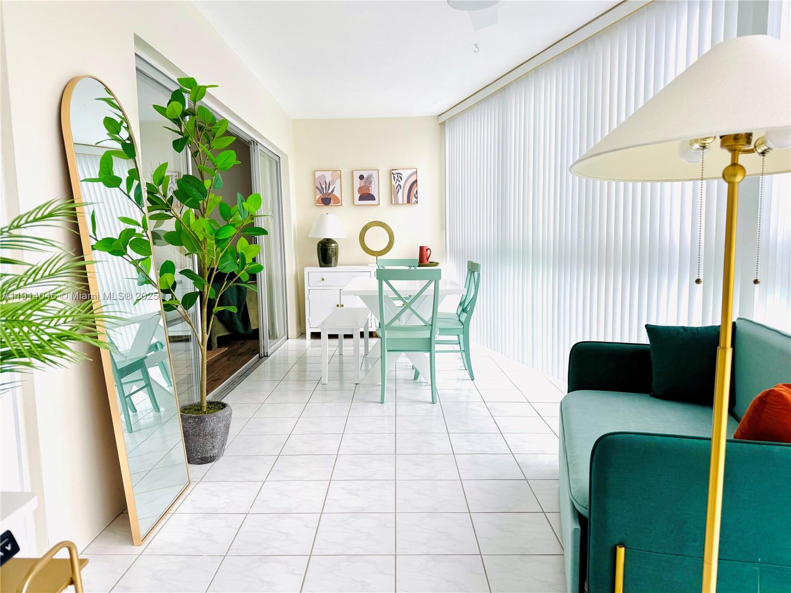 WELLINGTON CONDO - Residential