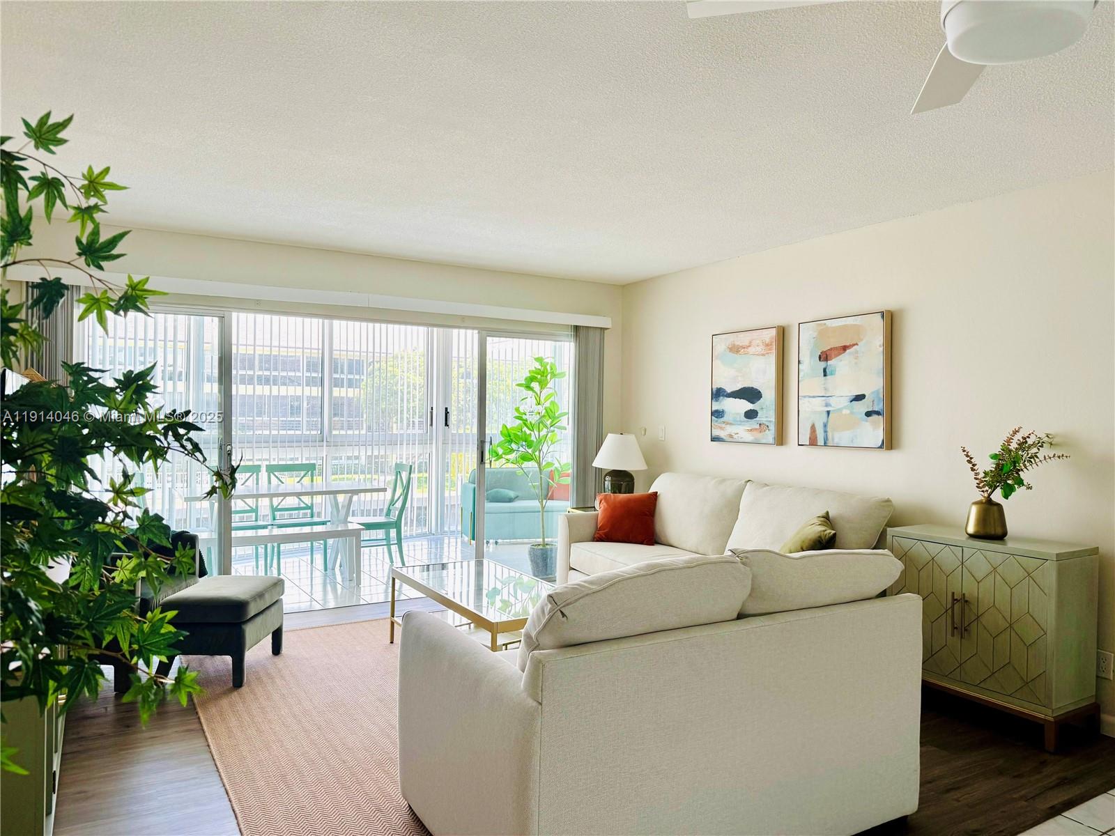 WELLINGTON CONDO - Residential