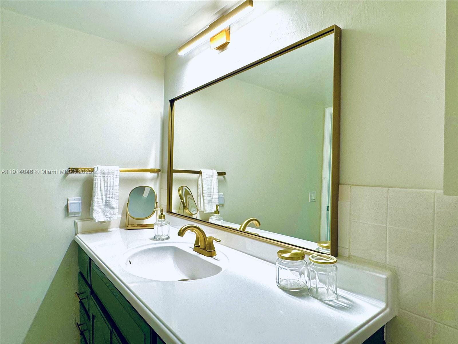 WELLINGTON CONDO - Residential