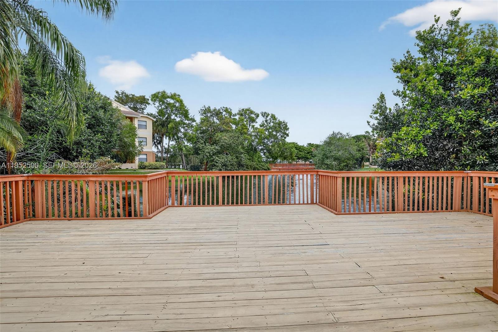 SUMMERBREEZE CONDO - Residential