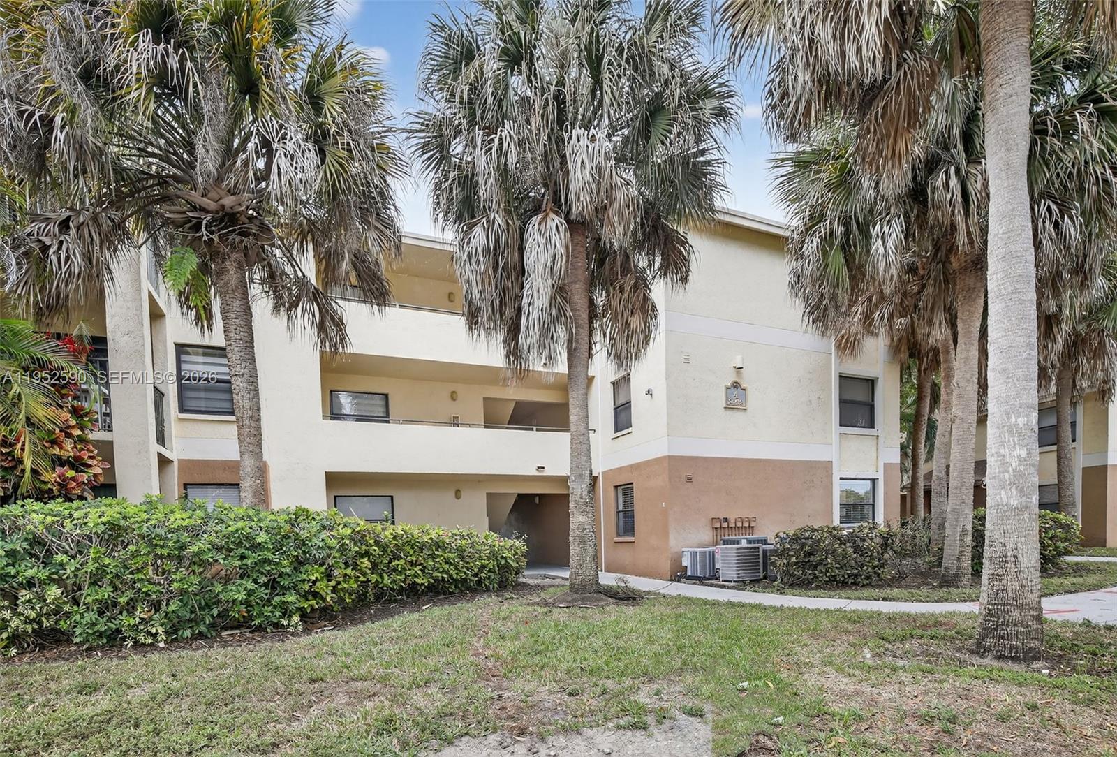 SUMMERBREEZE CONDO - Residential