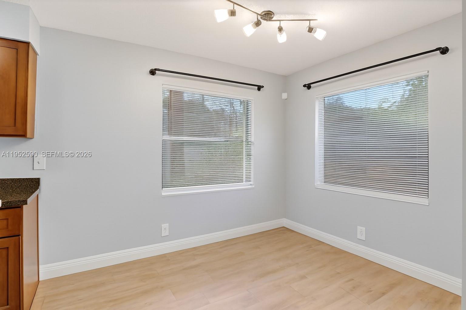 SUMMERBREEZE CONDO - Residential