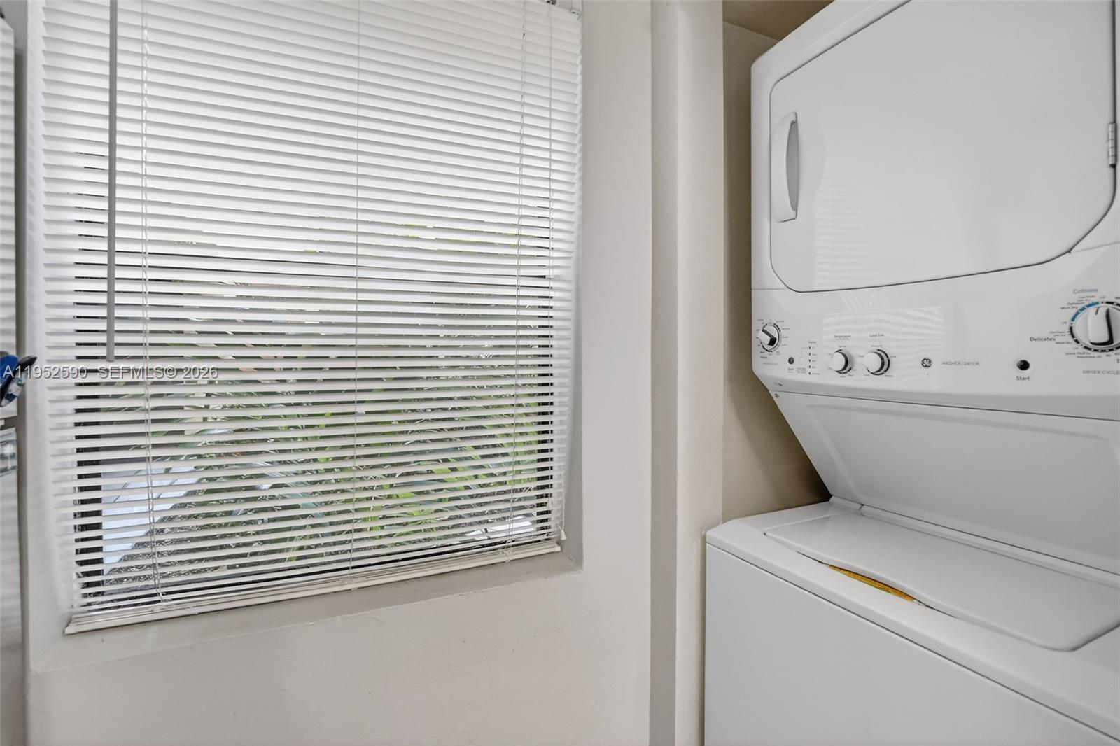 SUMMERBREEZE CONDO - Residential