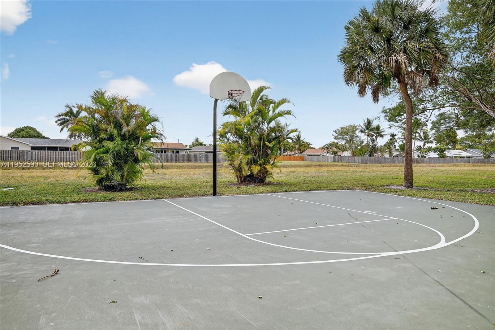 SUMMERBREEZE CONDO - Residential