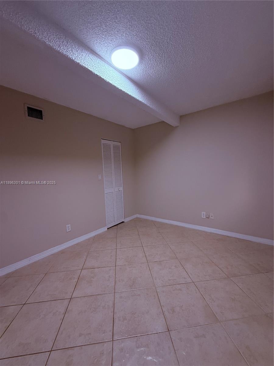 VILLAGE TOWNHOUSE-POMPANO - Residential