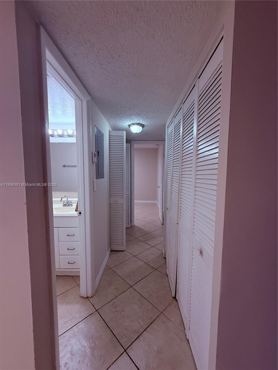 VILLAGE TOWNHOUSE-POMPANO - Residential