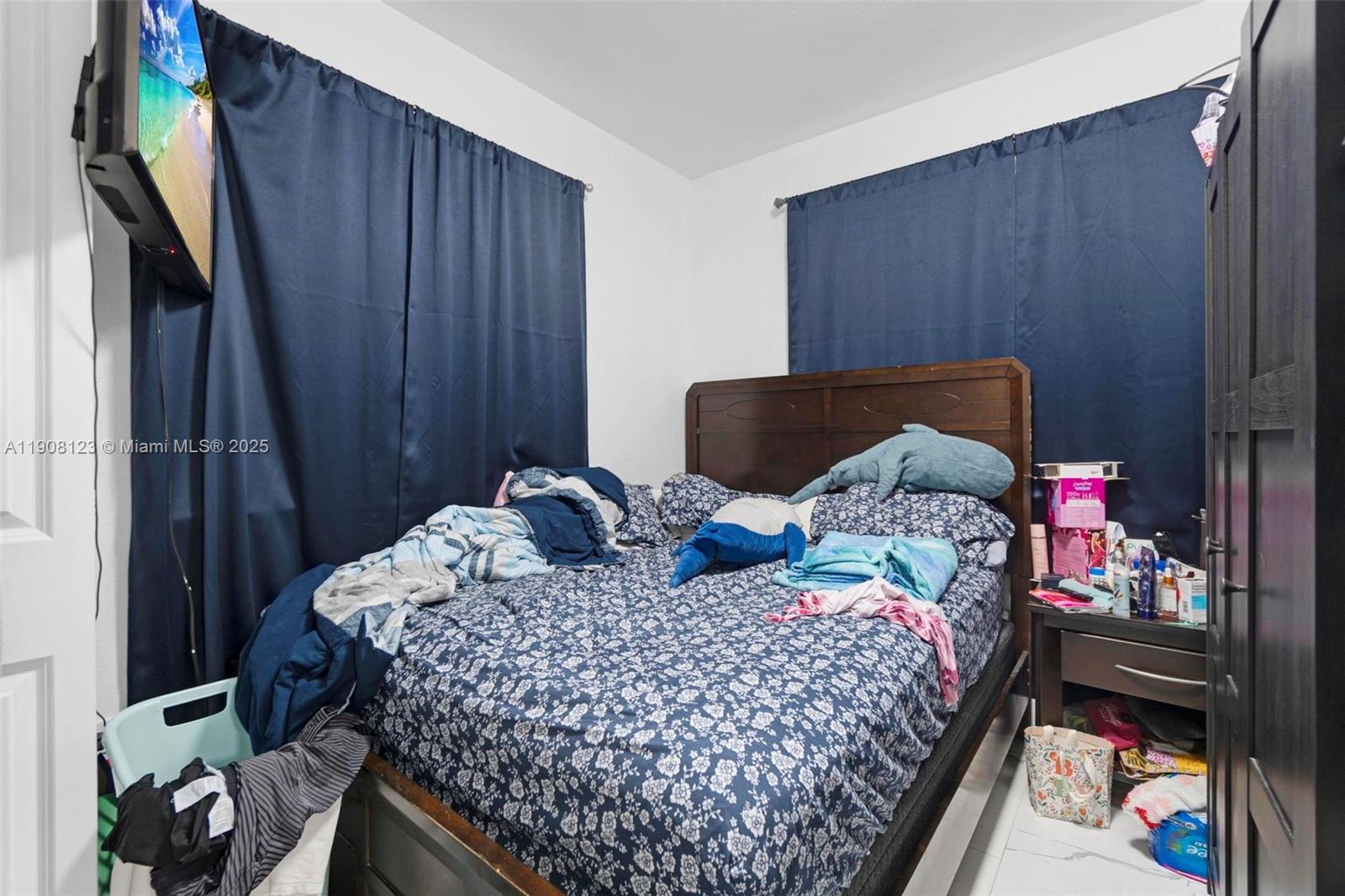 E J CARTERS - Residential Income