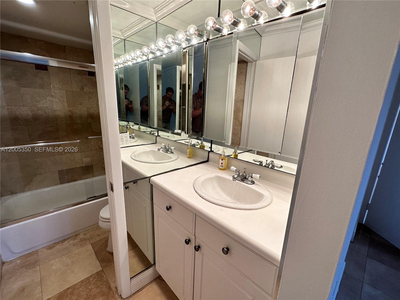 LINCOLN WEST GARDENS COND - Residential