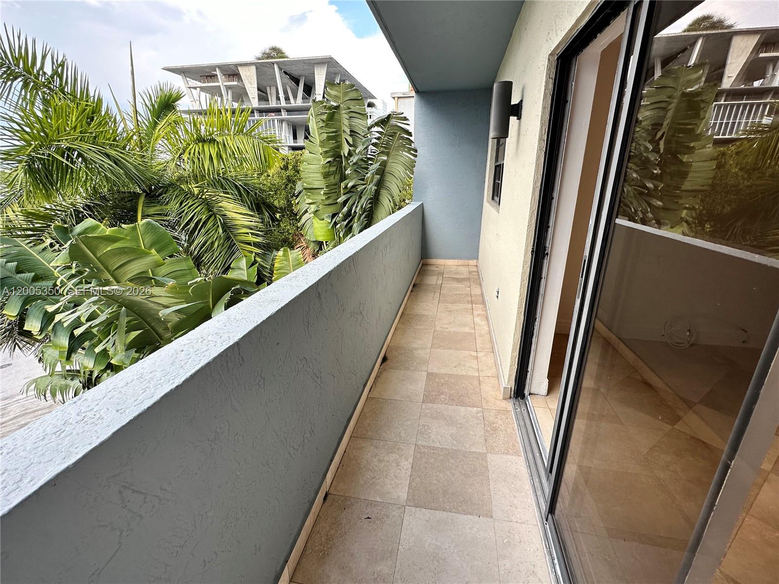 LINCOLN WEST GARDENS COND - Residential