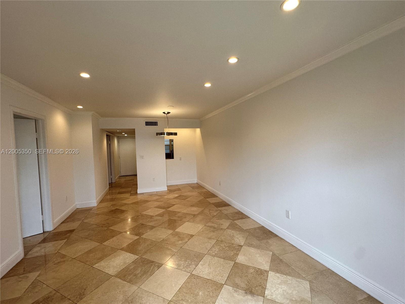 LINCOLN WEST GARDENS COND - Residential