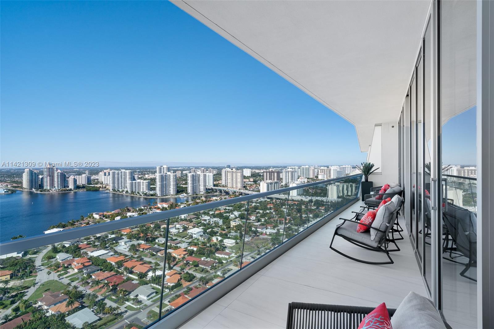 Turnberry Ocean Club - Residential