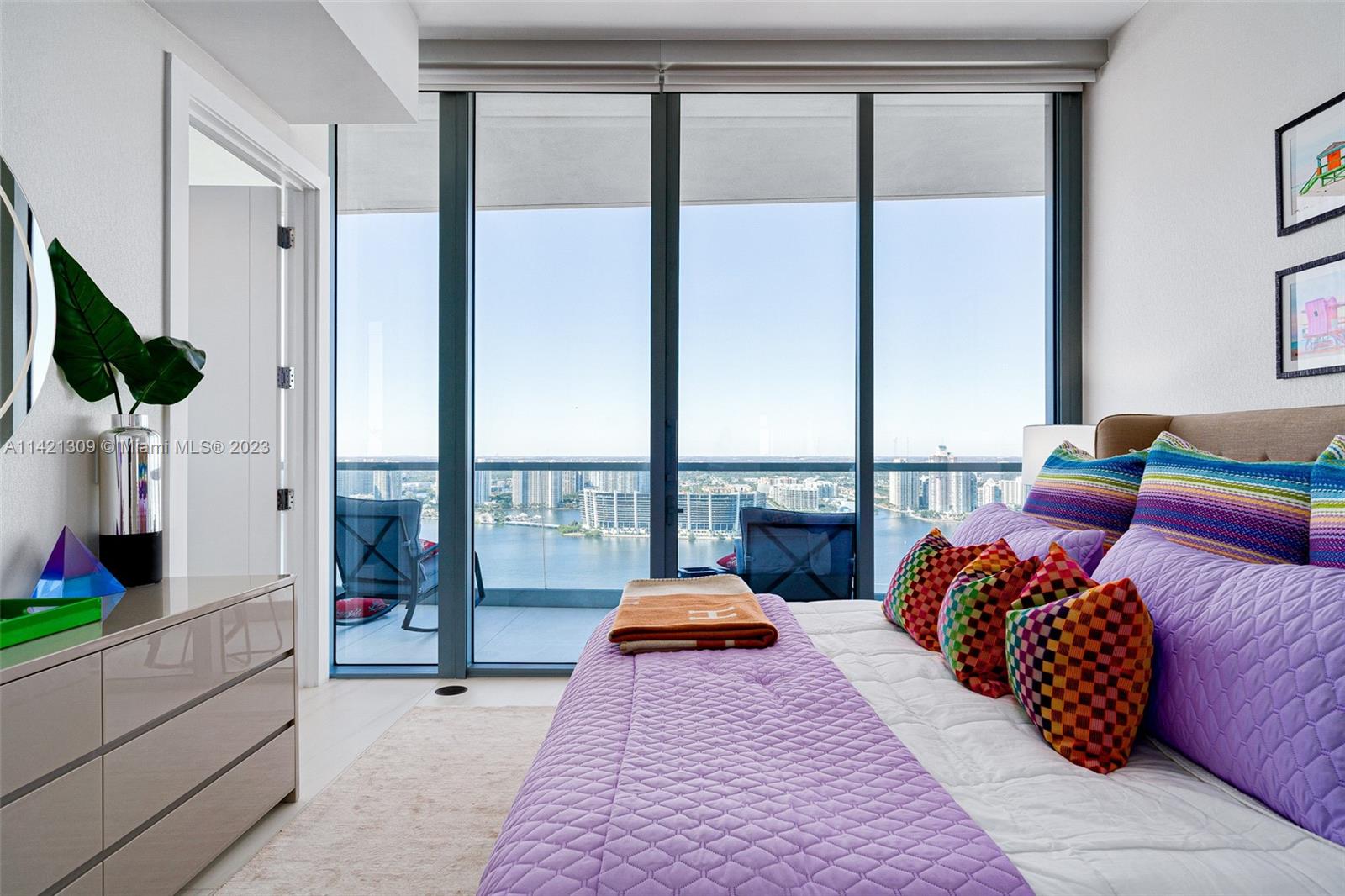 Turnberry Ocean Club - Residential