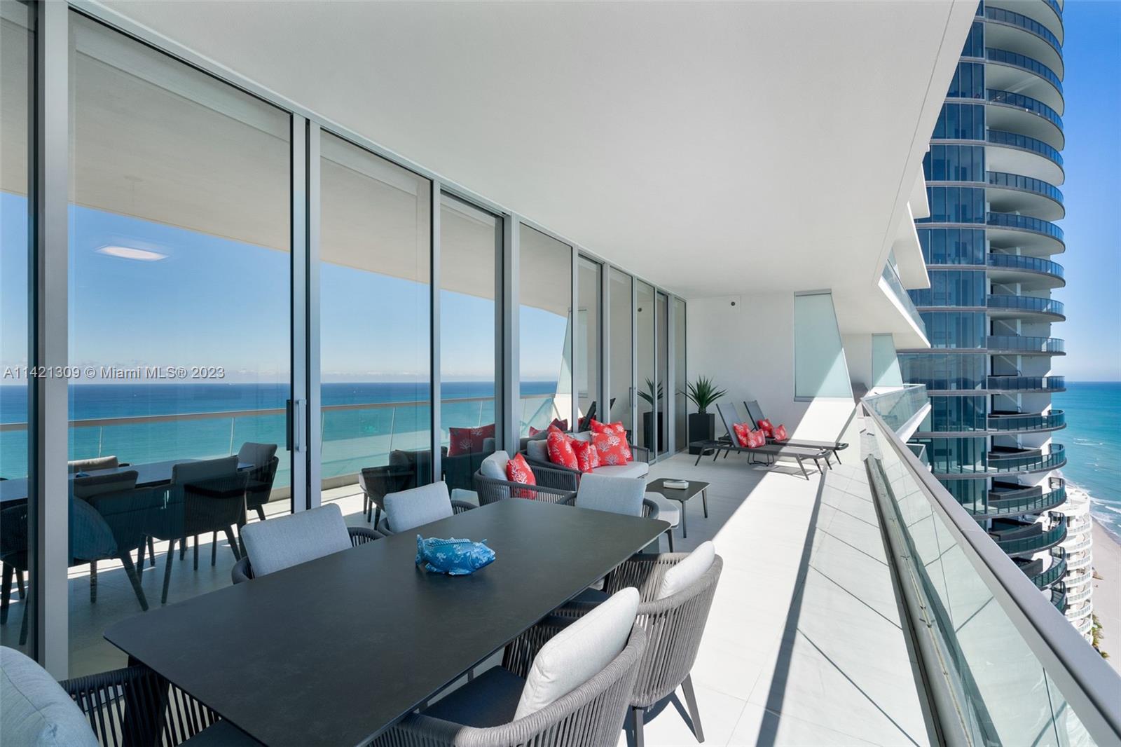 Turnberry Ocean Club - Residential