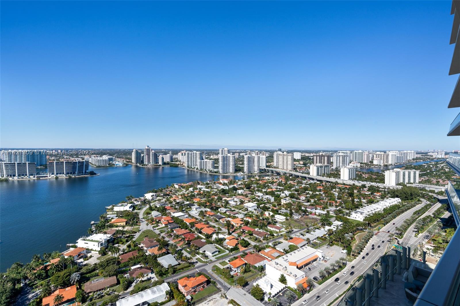 Turnberry Ocean Club - Residential