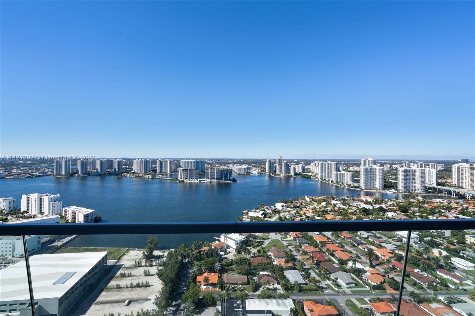 Turnberry Ocean Club - Residential