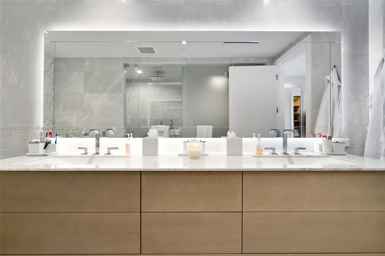 Turnberry Ocean Club - Residential