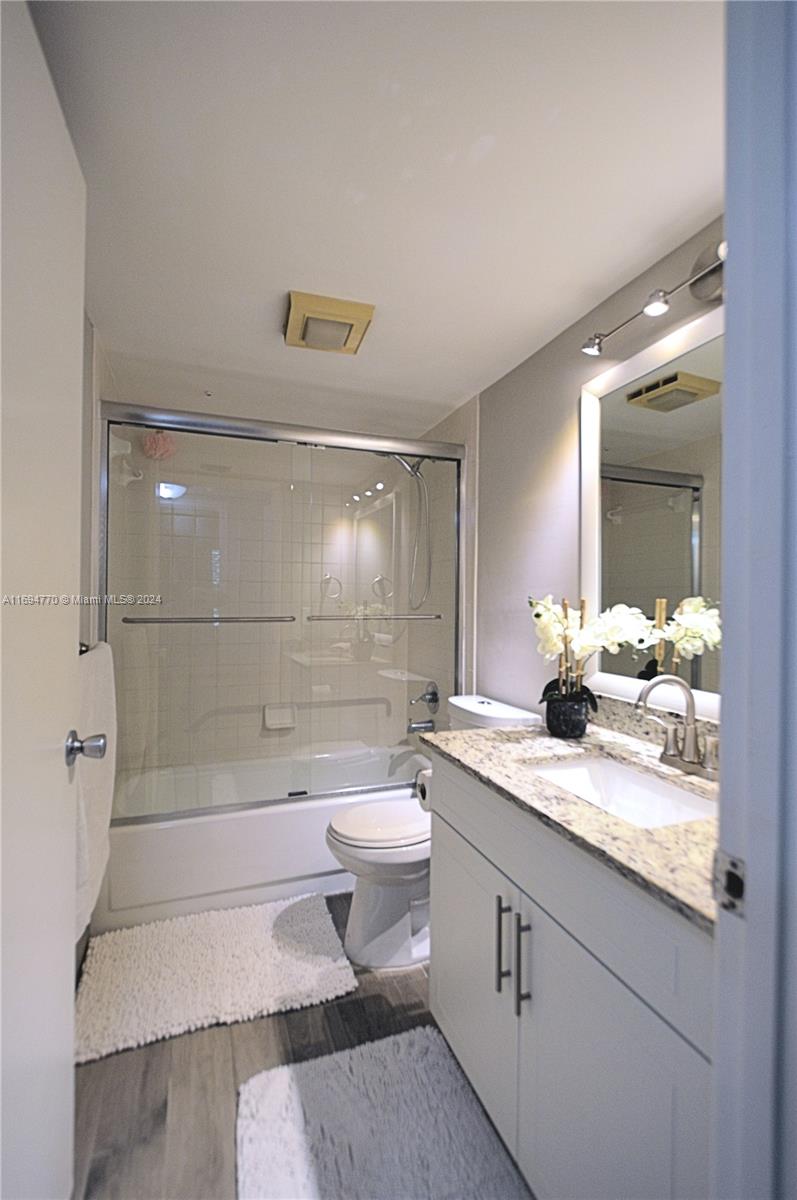 CAMBRIDGE AT CENTURY VILL - Residential