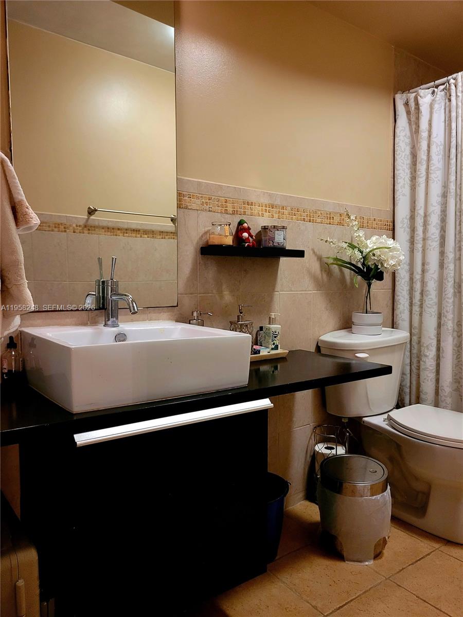 POINT EAST SEC 4 CONDO - Residential