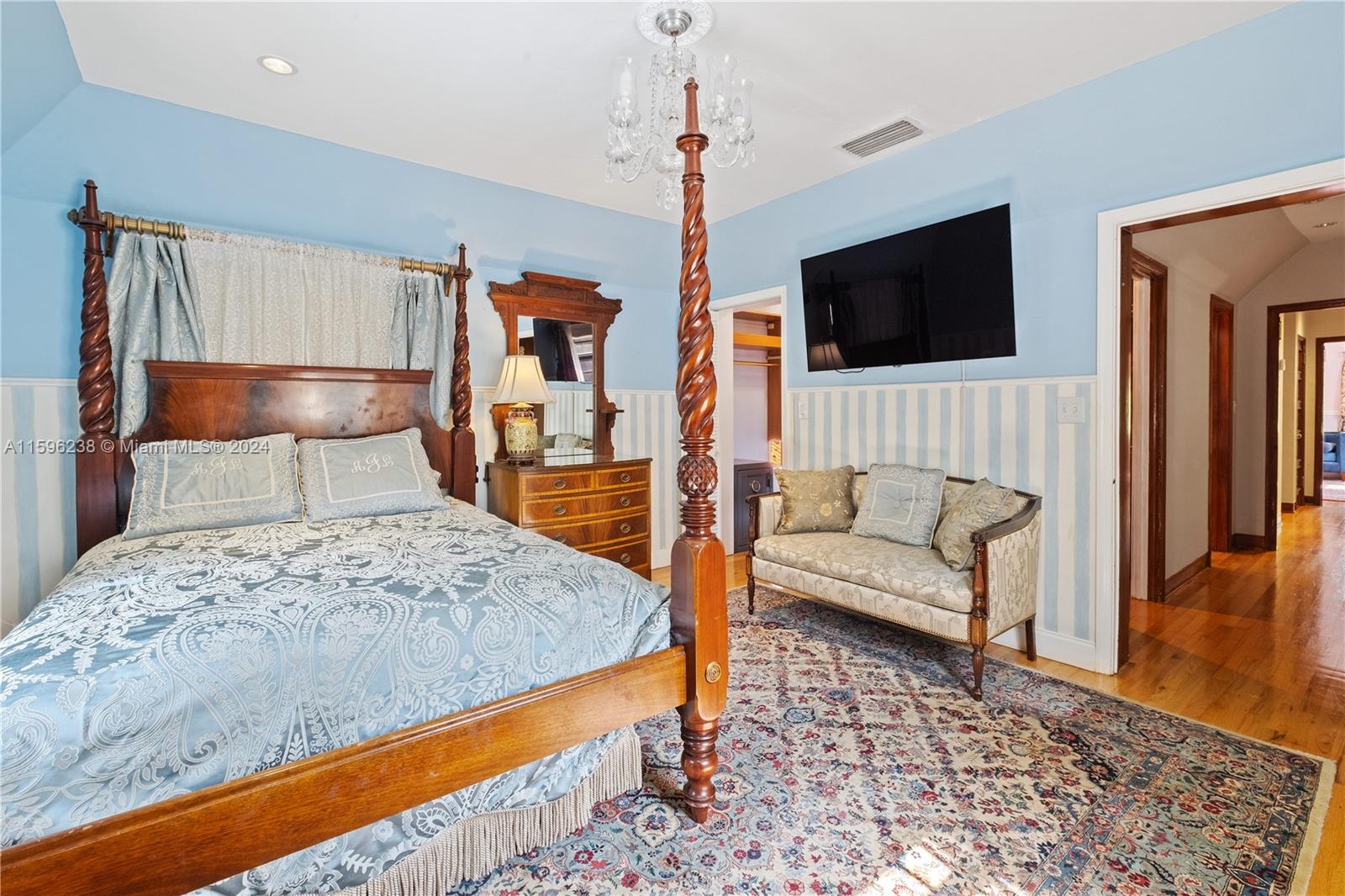 MIAMI SHORES SEC 3 - Residential