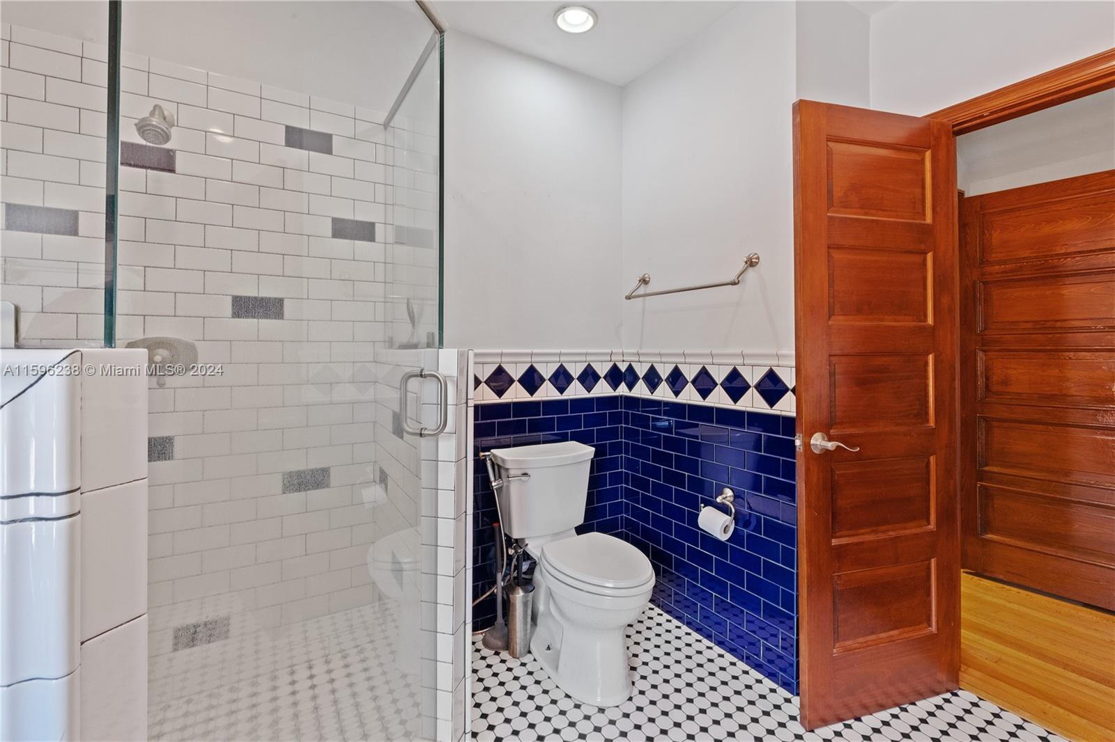 MIAMI SHORES SEC 3 - Residential