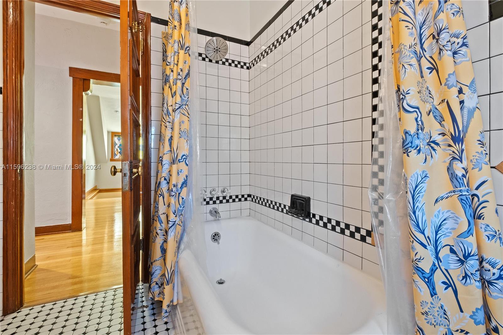 MIAMI SHORES SEC 3 - Residential