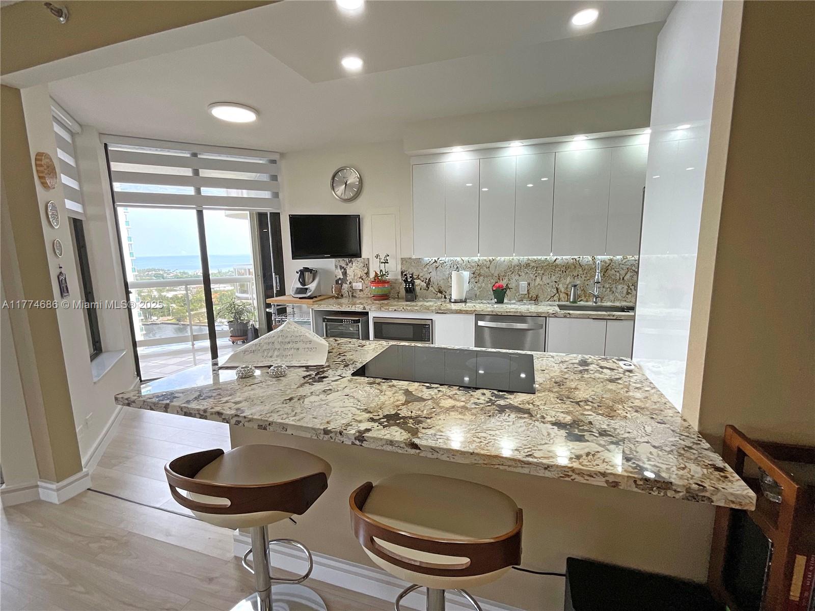 Property for Sale at 20191 E Country Club Dr 1903, Aventura, Miami-Dade County, Florida - Bedrooms: 2 
Bathrooms: 2  - $699,900