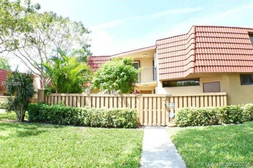 MOVE-IN READY! 2 Bed/2.5 Ba. Can be rented furnished or option for unfurnished. Has an updated kitchen with washer/dryer in unit. Pet friendly. Water included!&#xD;&#xA;All A-RATED SCHOOLS!&#xD;&#xA;HAMMOCK POINTE ELEMENTARY, OMNI MIDDLE, SPANISH RIVER HIGH. FANTASTIC AMENITIES INCLUDING LARGE POOL, HOT TUB, LIGHTED TENNIS COURTS, FITNESS CENTER WITH STEAM AND SAUNA, TOT-LOT, CLUBHOUSE WITH ON SITE MGR, LARGE PARTY ROOM, BUSINESS CENTER, MEDIA ROOM, AND A 4-ACRE LAKE SURROUNDED BY A LOVELY 1-MILE WALKING/JOGGING PATH.