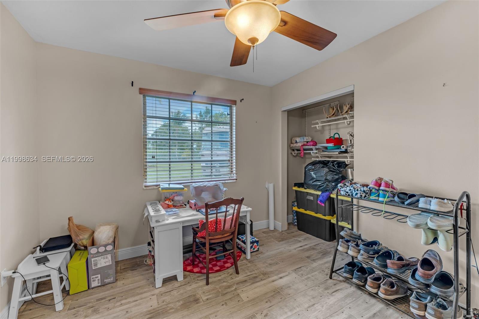 1.05 ac country home - Residential