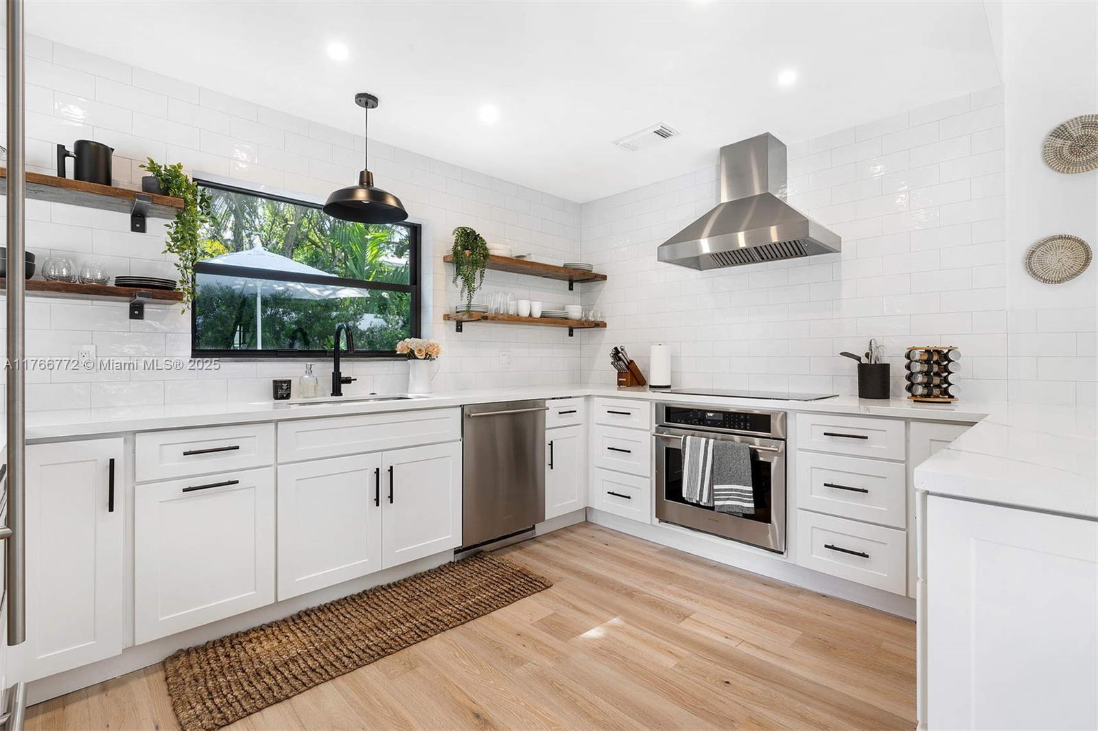 SHORE VIEW - Residential Lease