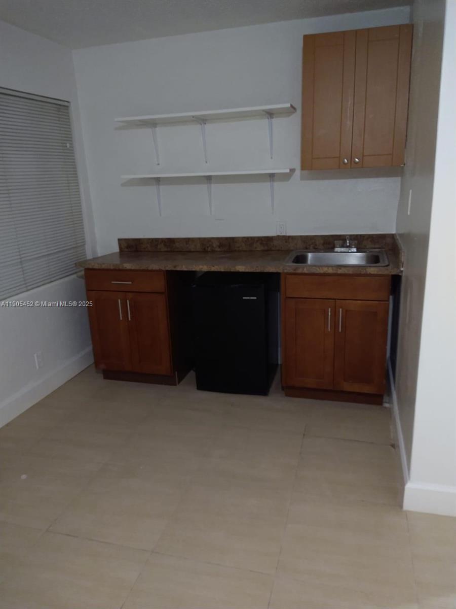 HOLLYWOOD SOUTH SIDE ADD - Residential Lease