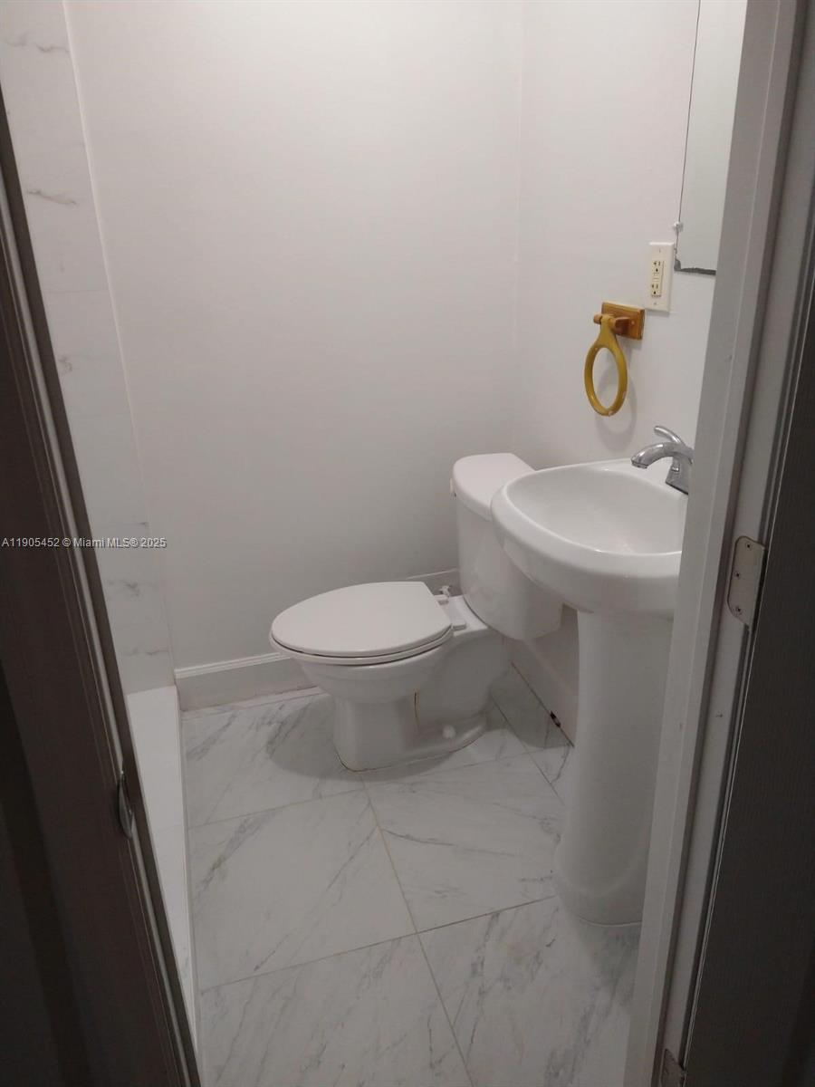 HOLLYWOOD SOUTH SIDE ADD - Residential Lease