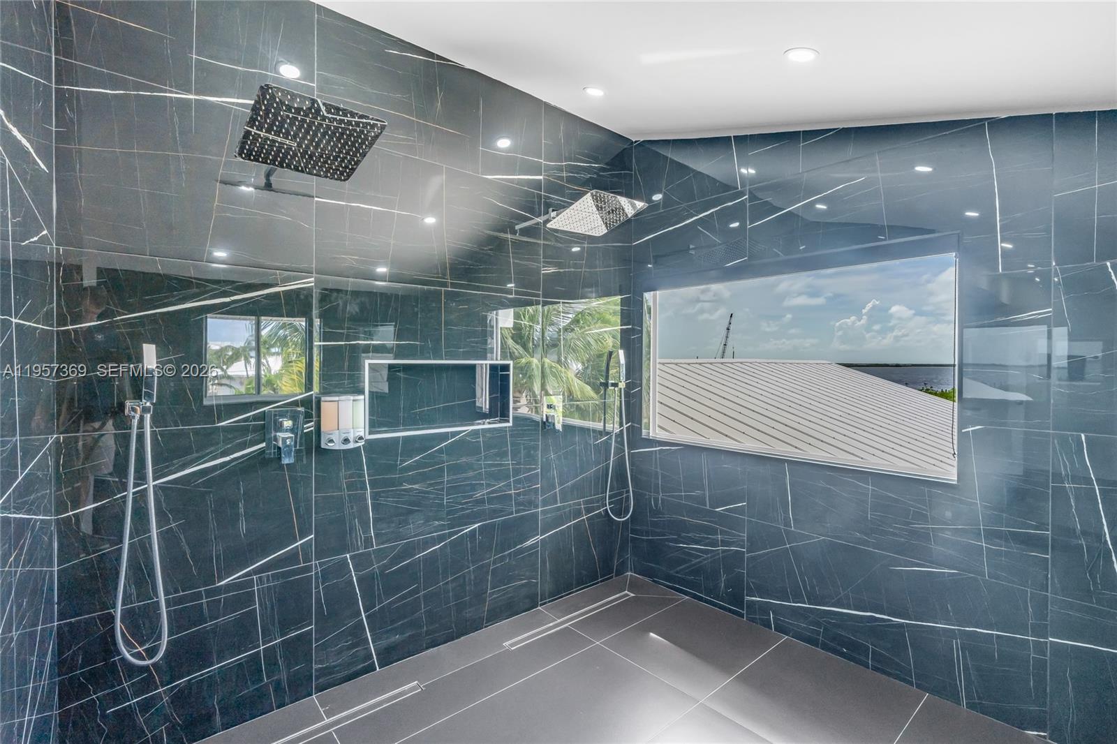 BUCCANEER PT (LARGO SOUND - Residential