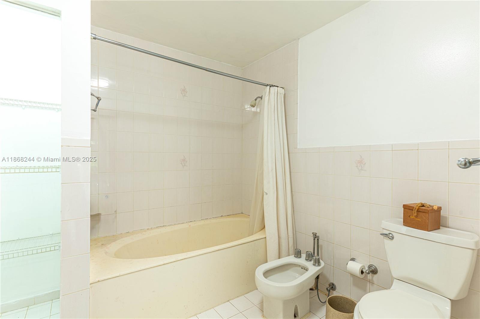 BIRD LAKES SOUTH SEC 2 - Residential