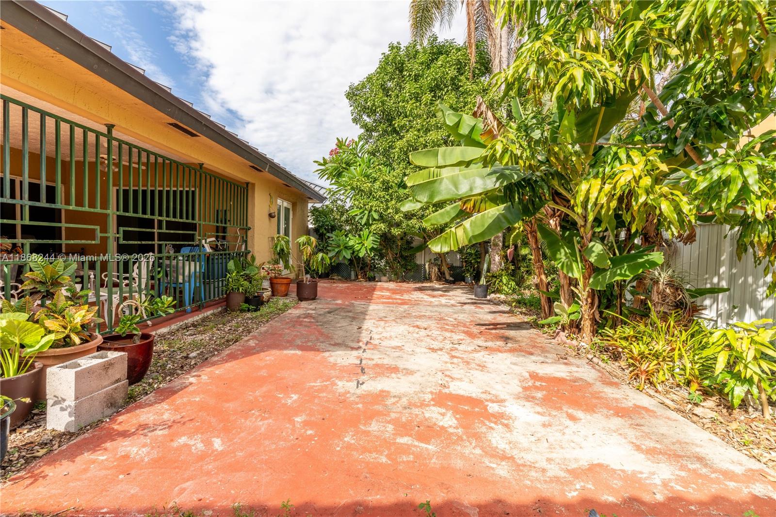 BIRD LAKES SOUTH SEC 2 - Residential