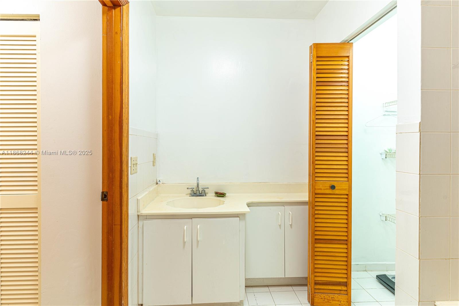 BIRD LAKES SOUTH SEC 2 - Residential