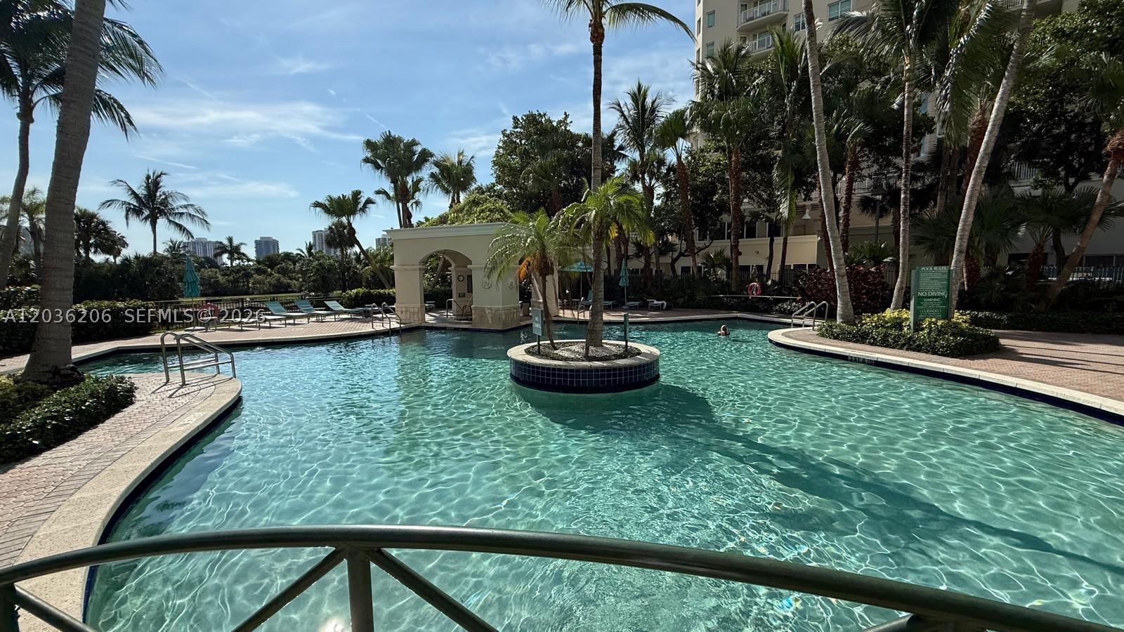 19501 W Country Club Dr 1212