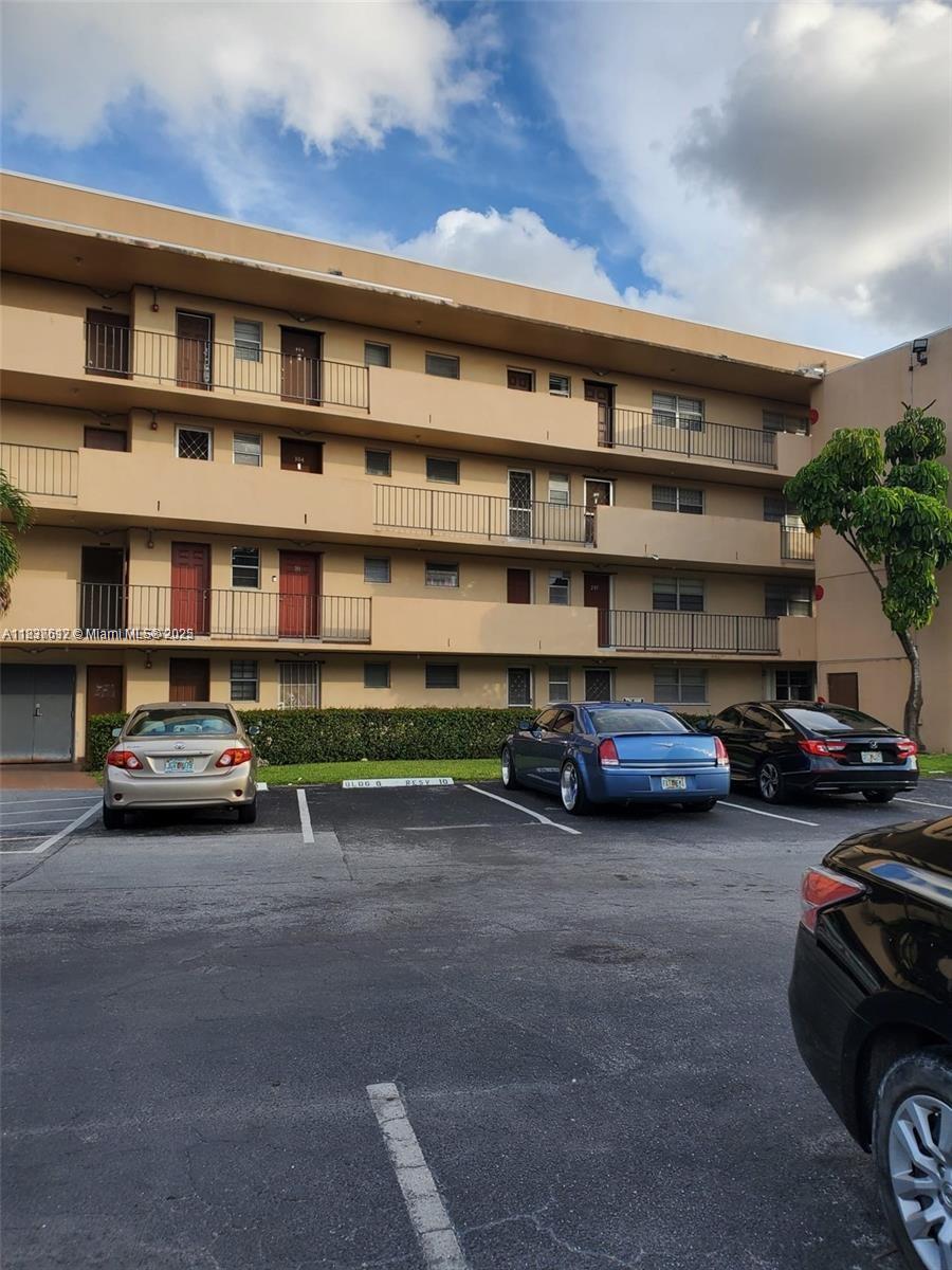 SIXTH HORIZONS CONDO - Residential